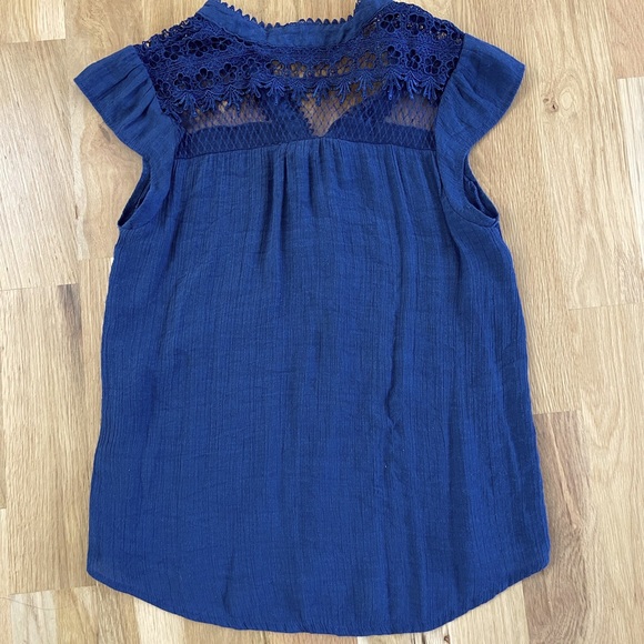 Sweet Wanderer navy blue soft blouse with mesh and appliqué shoulder accent - Picture 3 of 5